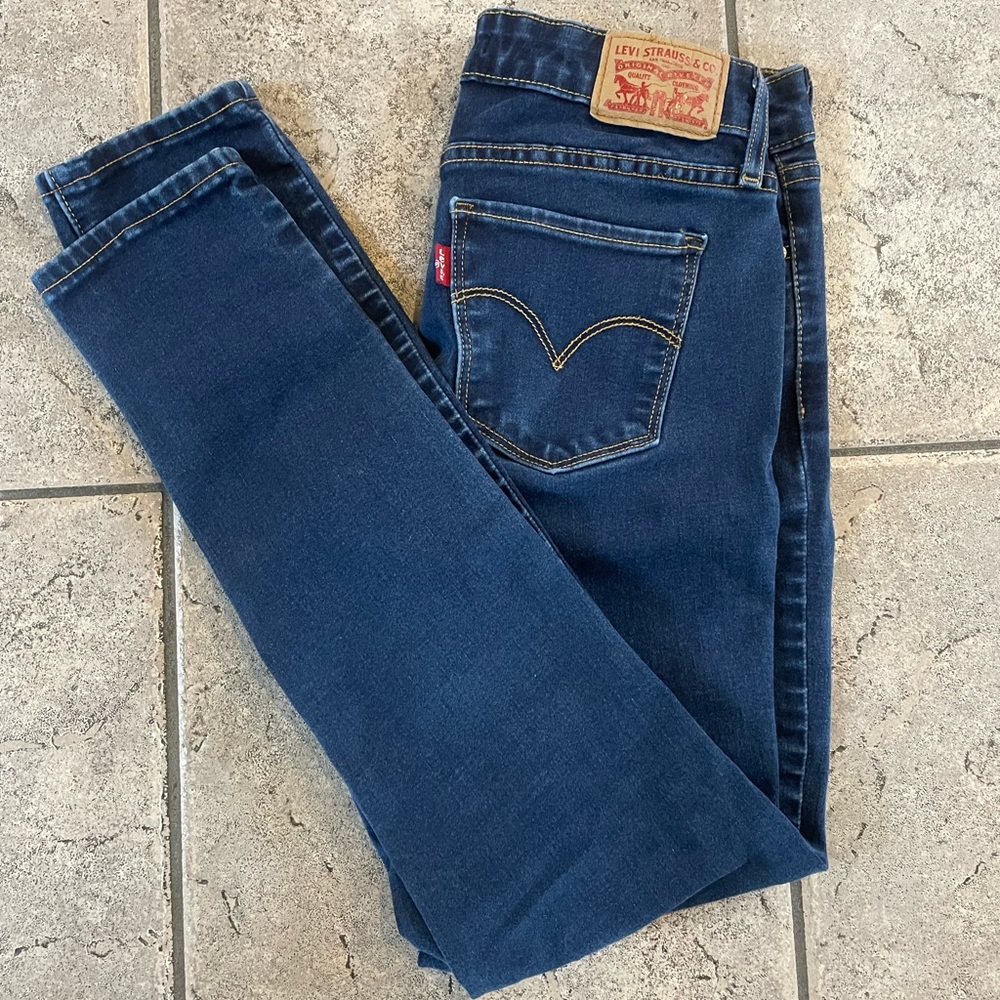 Womens Levi 711 Skinny Jeans Size: 27